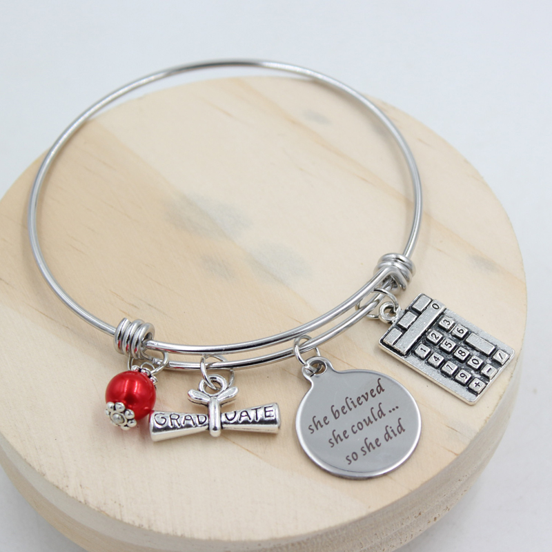 En gros Nouvelle Arrivée En Acier Inoxydable Fil Bracelet Bracelet CPA calculatrice Comptable Graduation Charme Bracelets diplômé bijoux cadeaux