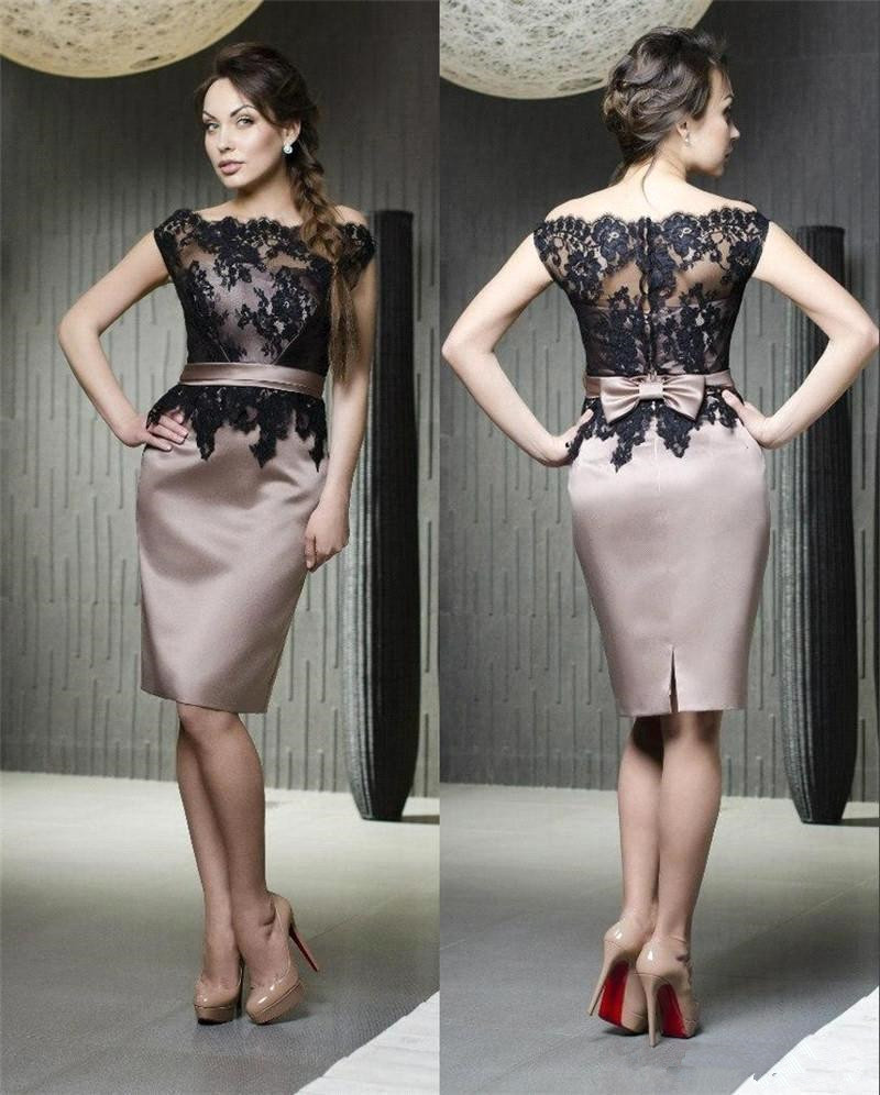 

Modest Black Lace Bateau Neck Mother of the Bride Dresses with Bow Buttons Back Cocktail Party Gowns Short Prom Dress