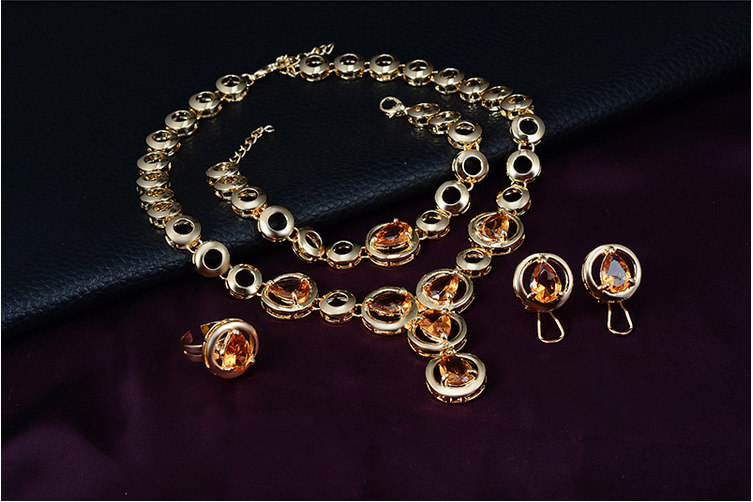

Wedding Jewelry Set Luxury Fashion Women Water Drop Style Rhinestone 18K Golde Plated Alloy Circles 4-Piece Set Party Jewelry