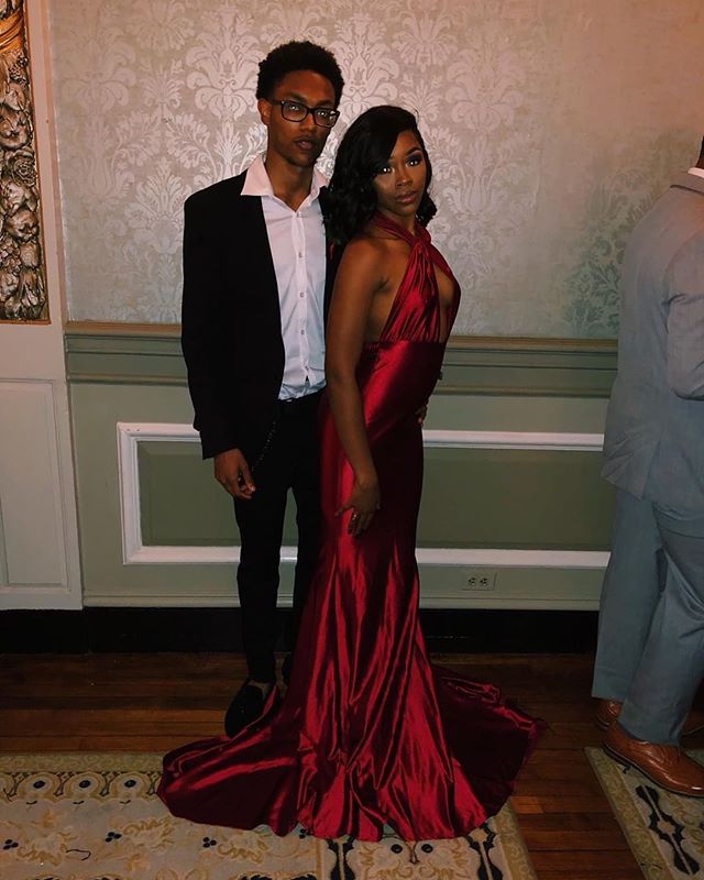 

Dark Red Prom Dresses Halter Long Formal Dresses Straight Keyhole Front Sexy Graduation Dress for Girls vestido de formatura longo, Gray