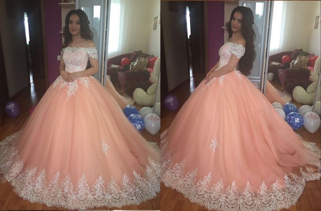 

2018 Vintage Off the shoulder Coral Quinceanera Prom Dress Cheap Ball Gown Short Sleeve Ivory Lace Applique Tulle Beaded Sweet 16 Dress, Royal blue