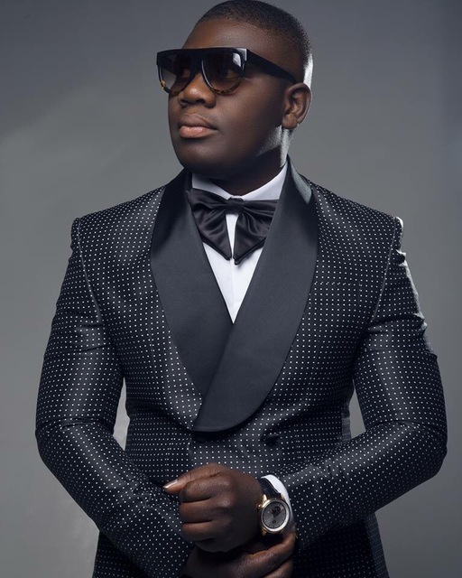 

New Fashion Black Dot Groom Tuxedos Groomsmen Shawl Lapel Best Man Blazer Mens Wedding Suits (Jacket+Pants+Tie) H:915, Same as image