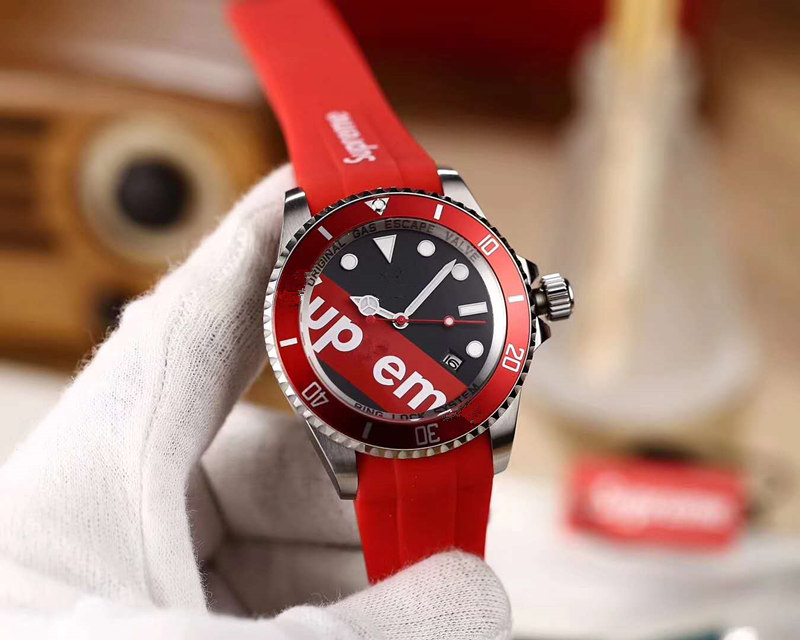 

2018 hot sale watch. Multi-style to create red and black 40mm men's new popular watch with high quality automatic mechanical movement