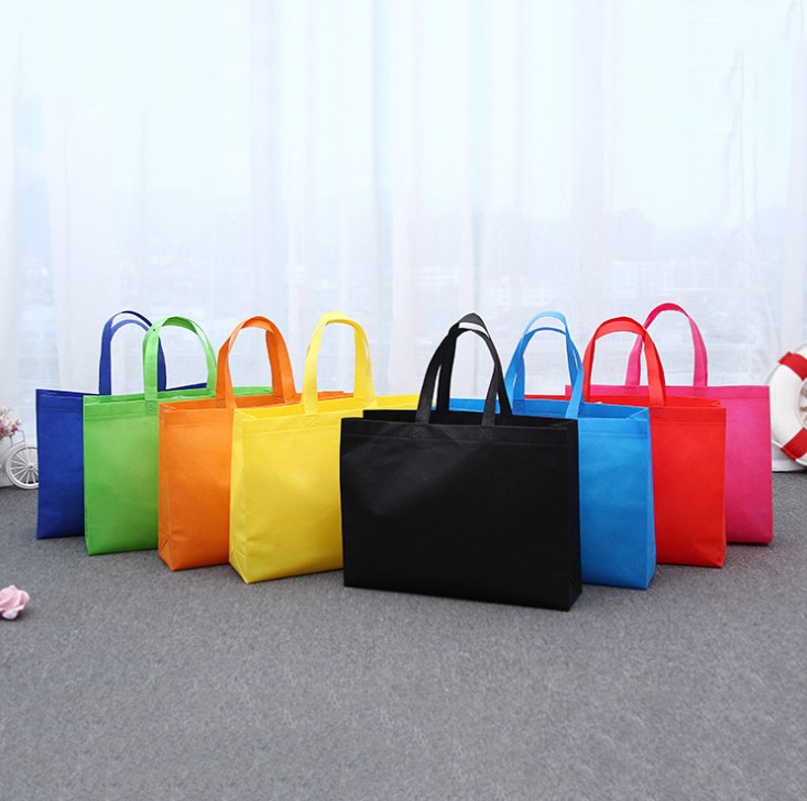 

Customize the LOGO Nonwoven fabric Reticule Advertising shopping bags Environmental gift handbag Light Clothing bag Pure color A02, Please leave a message (color)