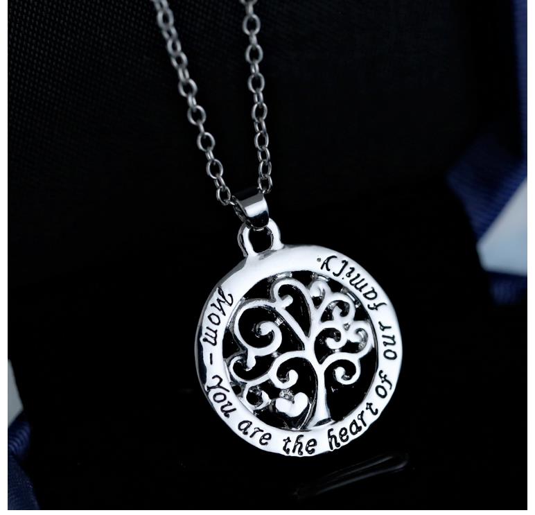 

wholesale mother necklace chain 2018 Hot Mom You Are The Heart Of Our Family family Tree Of Life Chain Necklace Fashion Pendant Necklaces