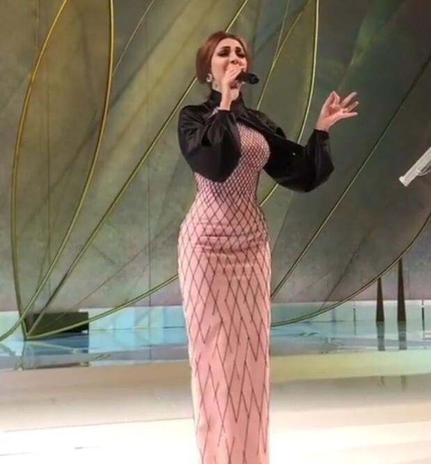 

Evening dress Yousef aljasmi Kim kardashian Kimono sleeve High collar Beaded Long dress Almoda gianninaazar ZuhLair murad Ziadnakad0056, Same with picture
