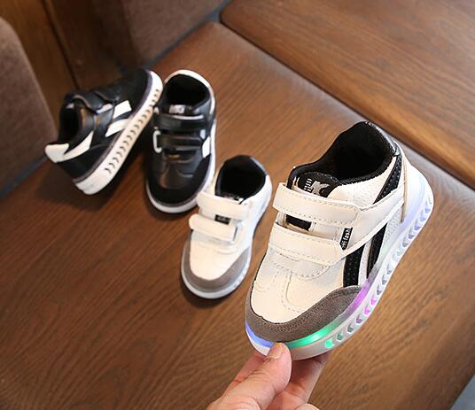 

AI LIANG Lovely Princess Boys Girls Boots Cartoon Children Shoes Casual Fashion LED Light Baby Kids Sneakers, Black;red