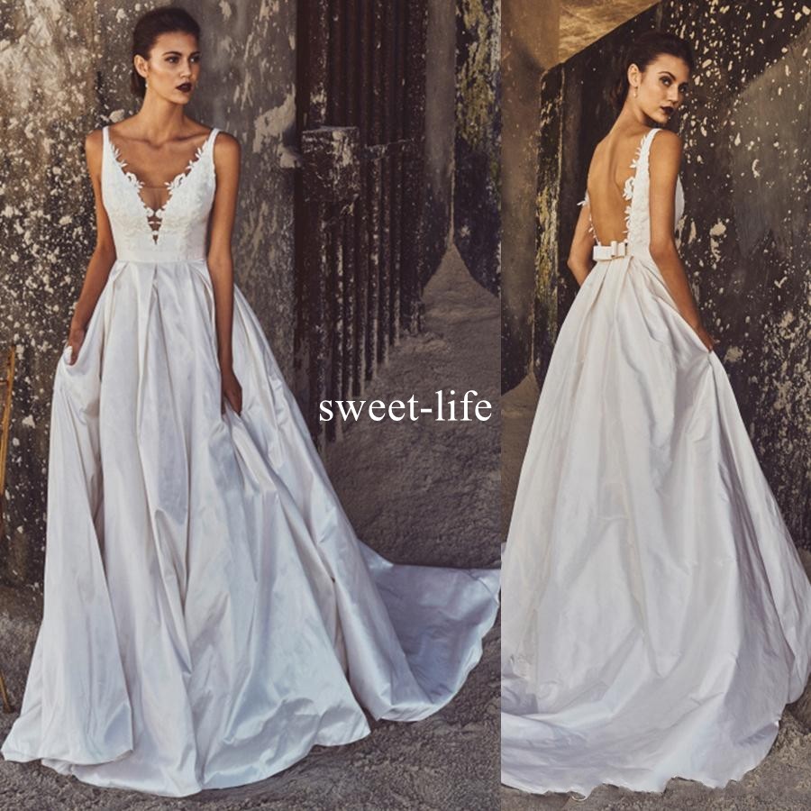 

Modern 2020 Deep V Neck A line Taffeta Wedding Dresses with Pocket Sexy Vintage Backless with Lace Appliques Empire Sweep Train Bridal Gowns, Black