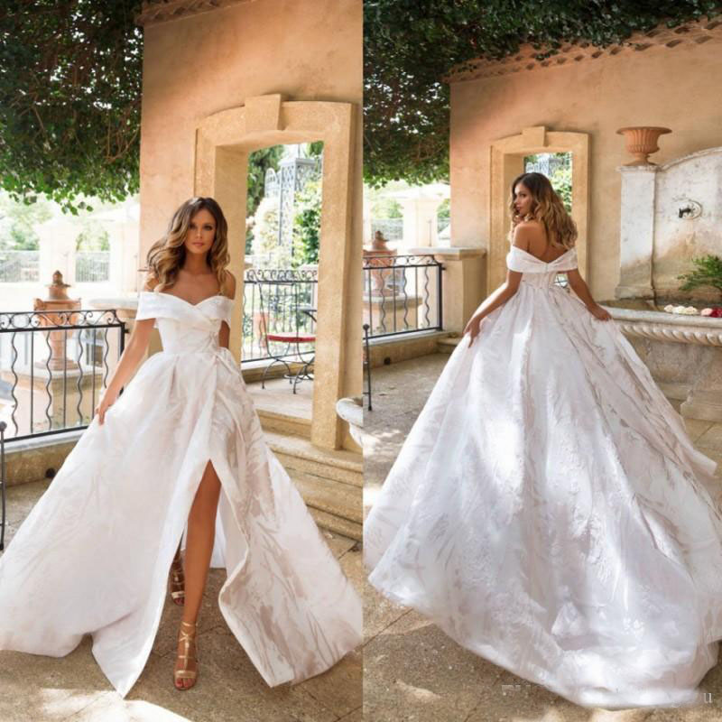 

2018 Sexy off Shoulder A Line Wedding Dresses Unique Fabric Side Split Applique Runaway Fashion Bridal Gown Modern, Champagne
