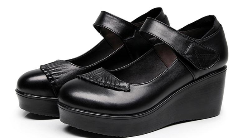 

Free send 2018 new style round head Shallow mouth Slope heel thick bottom Middle heel waterproof table mother's shoes, Black