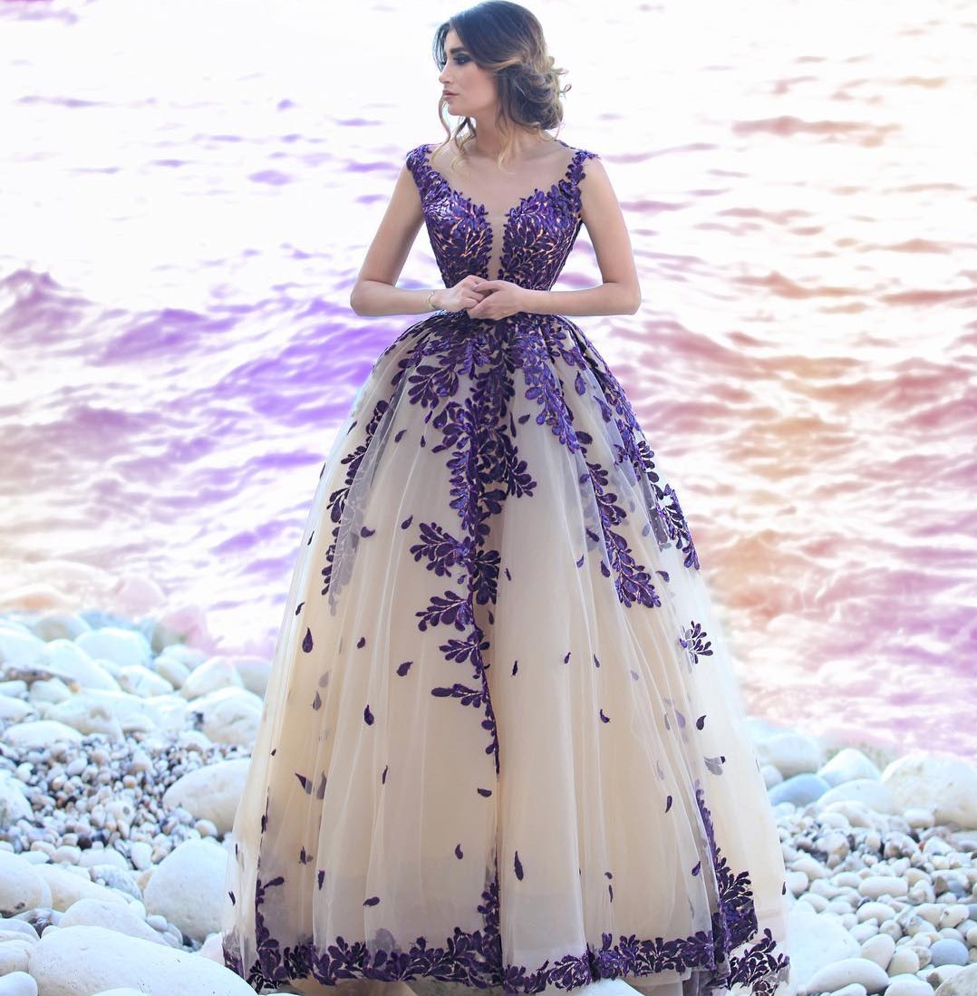 

Appliqued Backless Evening Dresses Beaded Sheer Plunging Neck Plus Size Prom Gowns A Line Sweep Train Tulle Formal Dress, Yellow