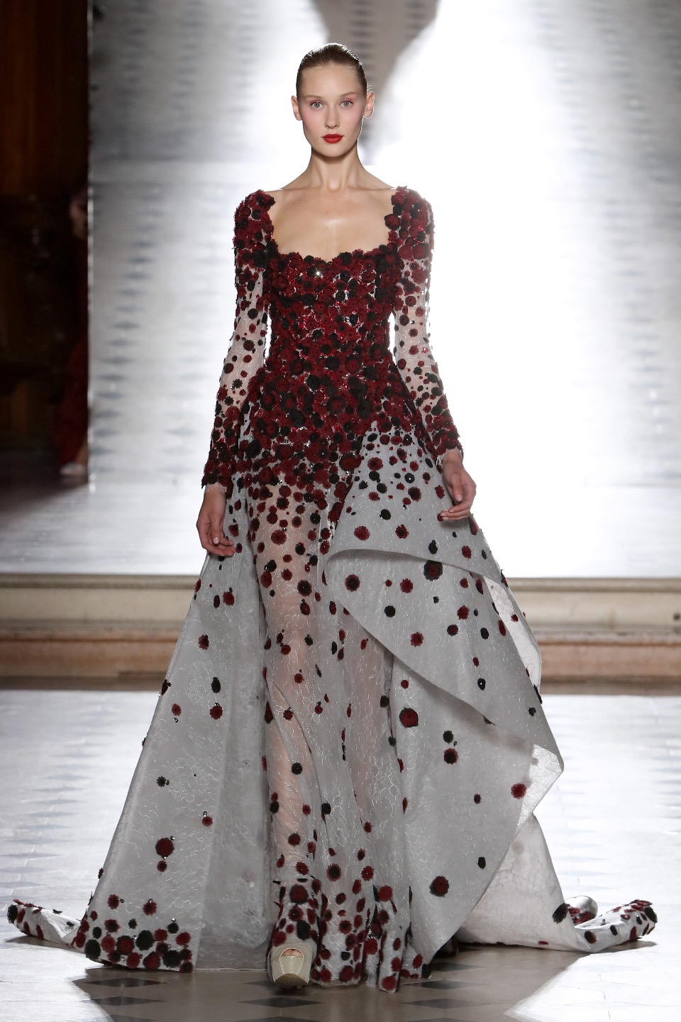 

Long Sleeve Evening Dresses Square Neck 3D Floral Applique Sweep Train Plus Size Prom Dress Beaded Party Gowns Custom Made Top Quality, Champagne
