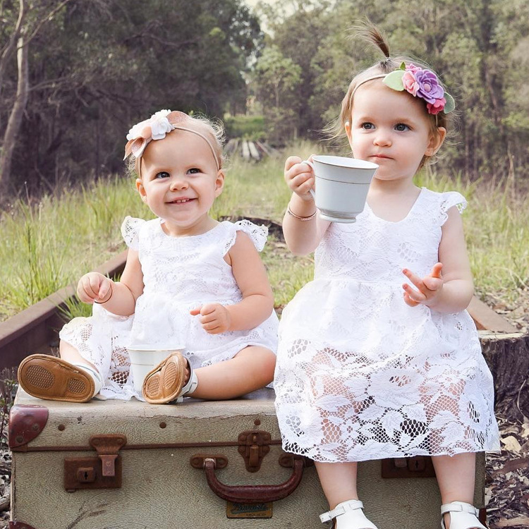 

2018 New Baby Girls Romper INS Summer Girl Fashion Fly Sleeve Lace Flower Princess Dress Rompers Kids Party Dress, White