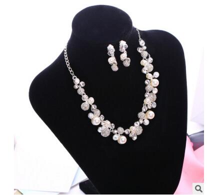 

Korean Style Cheap Hot Sale Holy White Rhinestone Crystal Flower Faux Pearls Earring Necklace Set Bridal Party Bridal Jewelry