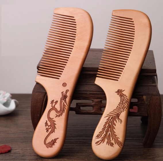 

Anti-Static Wooden Comb, Natural Peach Wood Hair Brushes Fine-tooth Comb with Handle for Personal Healthy Care with Dragon or Phoenix Sculp