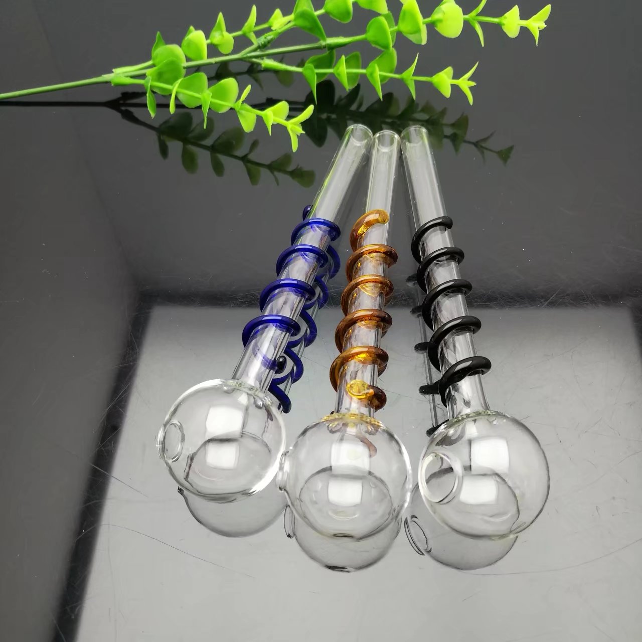 

Coloured discs and glass bullets Pipes Smoking Glass Bongs Glass Bubblers For Smoking Pipe Mix Colors