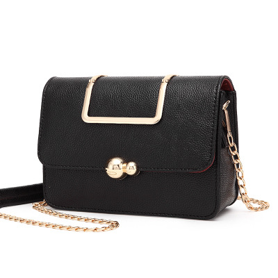 

2018 oblique trans women's handbag fashion with a single shoulder bag chain handbag.