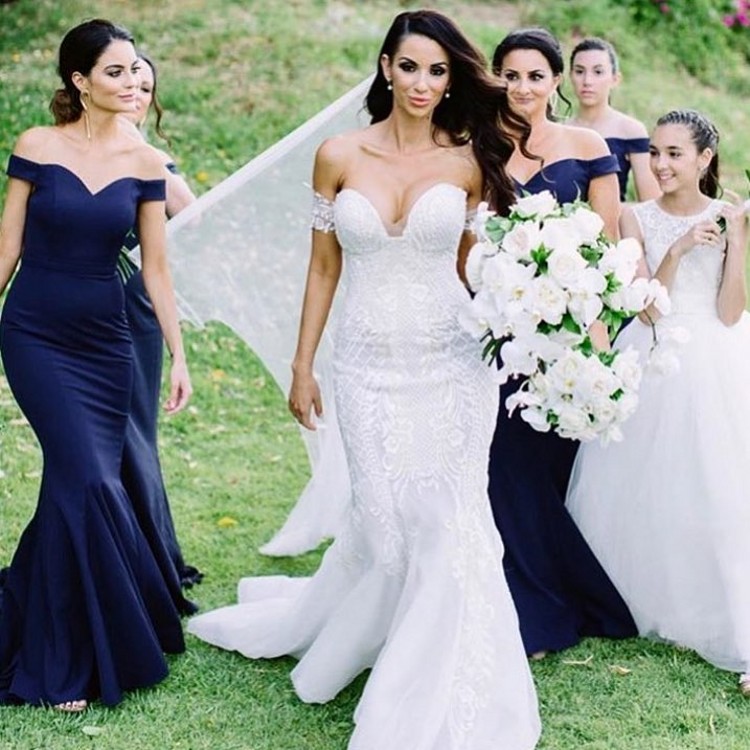 

Navy Blue Mermaid Bridesmaid Dresses 2018 Off The Shoulder Satin Custom Made Long Bridesmaid Gowns Wedding Guest Dresses Sweep Train