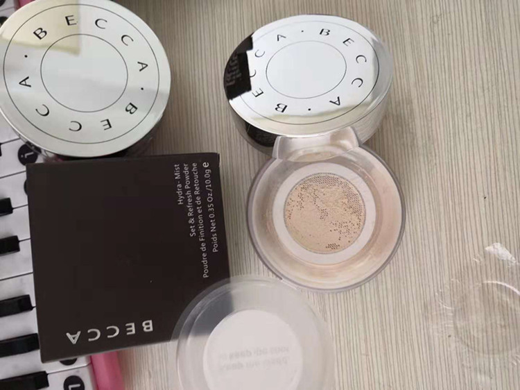 

IN STOCK Face Powder Black technology HYDRA-MIST SET & REFRESH, Light yellow