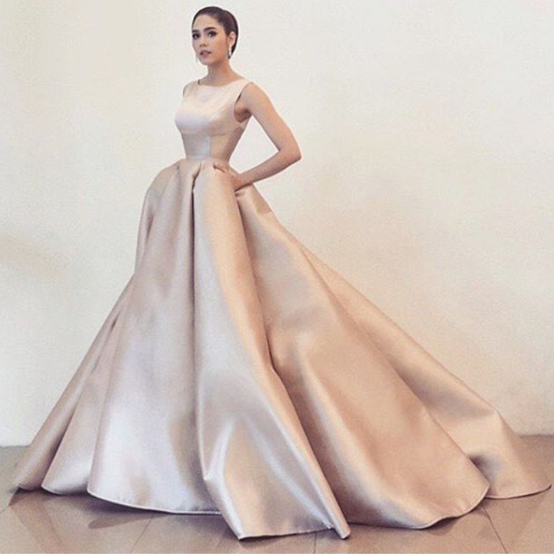 

Elegant Corset Ball Gown Evening Dress Jewel Neck Sleeveless Satin Sweep Train 2018 Prom Dress Glamorous Quinceanera Dresses Party Gowns, Gray