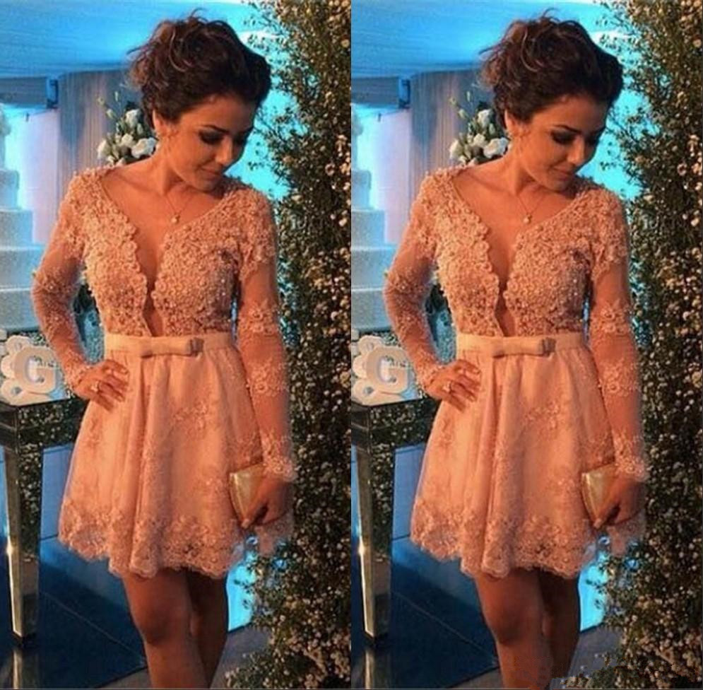 

Lace Short Cocktail Dresses 2018 Long Sleeves Appliques Sexy V Neck Party Dress Mini Homecoming Prom Gowns Vestidos de Venda, Burgundy