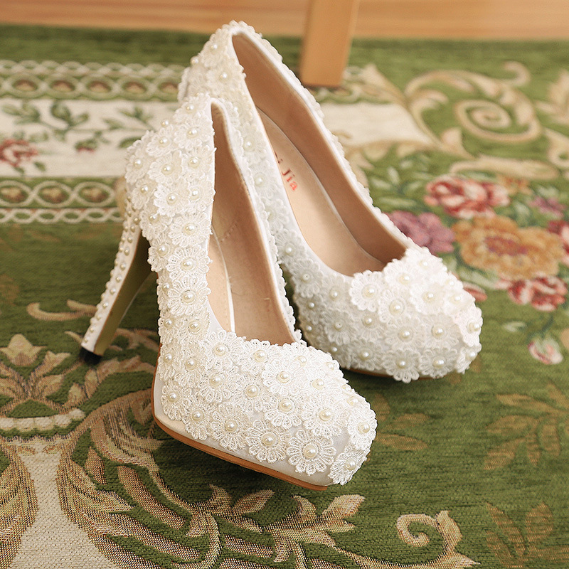 

Newest Fashion Women Handmade Lace Wedding Shoes White Pearls Bridal Bridesmaid Shoes Vintage High Heels Banquet Dress Shoes