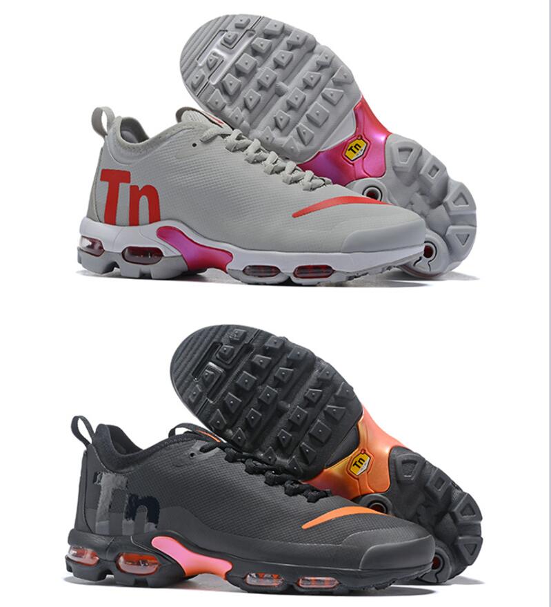2018 New Mercurial Plus Tn Ultra SE Black White Orange Running Shoes Brand Luxury Designer Women Mens Trainers Air Sports Chaussures