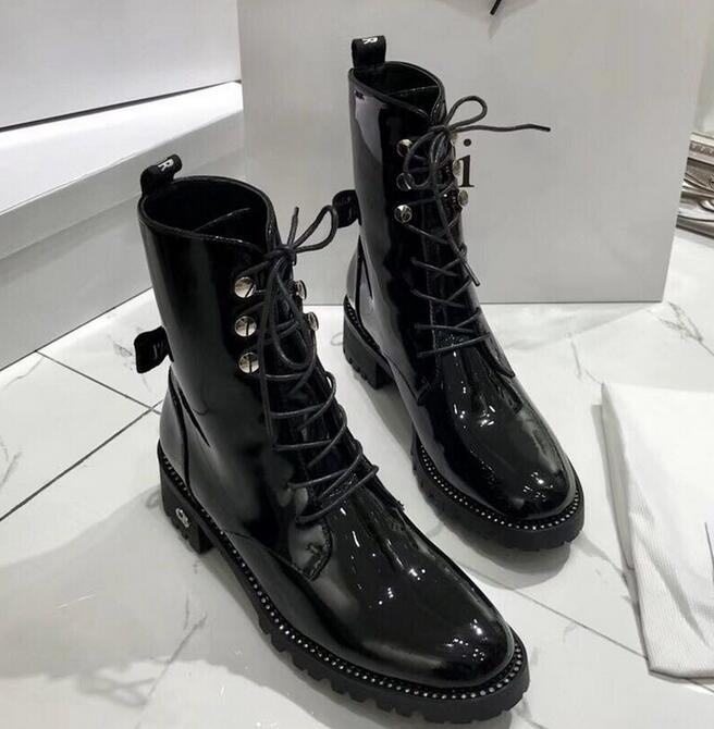 

Winter platform rivet boots women D plus velvet retro British Martin shoes thick with ankle boots high to help women's boots, Black