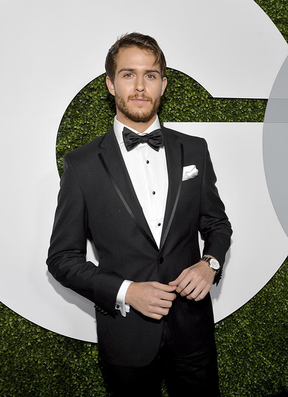 

2018 Slim Fit Black Celebrity Wedding Tuxedos Cheap Custom Made Groomsmen Suit One Button High Quality Formal Prom Suit(Jacket+Pants+Tie), Brown