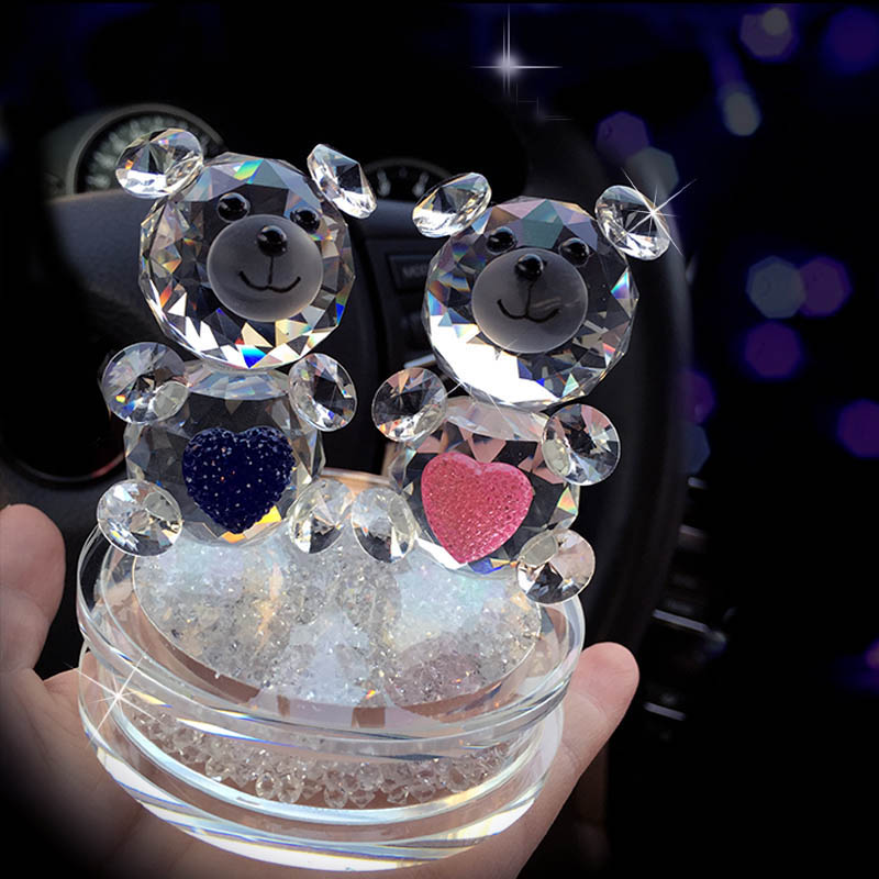 

Fashion Crystal Bear Figurines with the Rhinestone Base Glass Couple of Heart Bear for Wedding Gift Novel Ornament DEC124