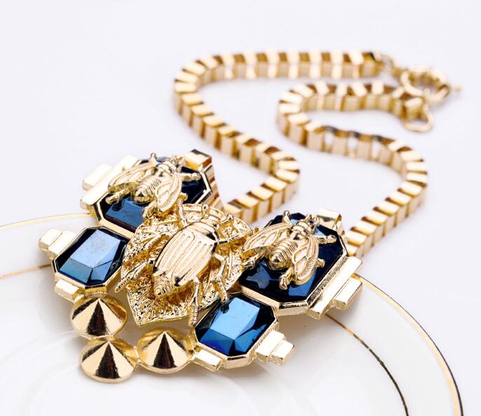 

New Women's Fashion Jewelry Insect Ribet Punk Stylish Short Necklace