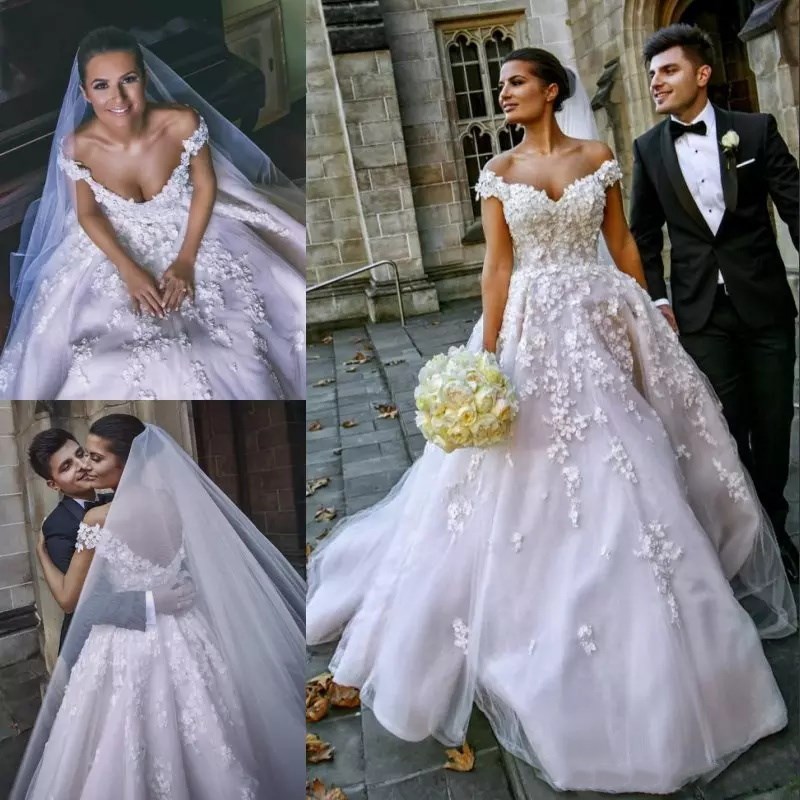 

Gorgeous 3D Appliqued Backless Wedding Dresses A Line Off The Shoulder Beaded Bridal Gowns Cathedral Tulle Vestido De Novia, Red