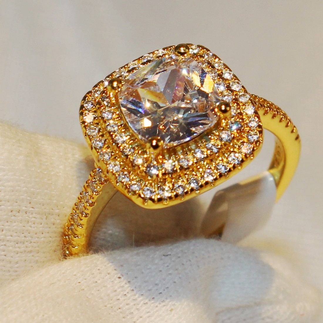 

2018 New Arrival Stunning Fashion Jewelry Hot 925 Sterling Silver&Yellow Gold Filled Cushion Shape White Topaz Pave Women Band Ring Gift