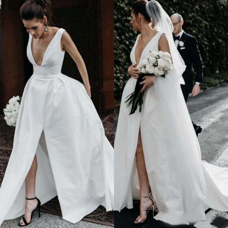 2020 robes de mariée en satin col en V profond pas cher longue fente avant dos nu robe de mariée sans manches robes de mariée simples robes de pl