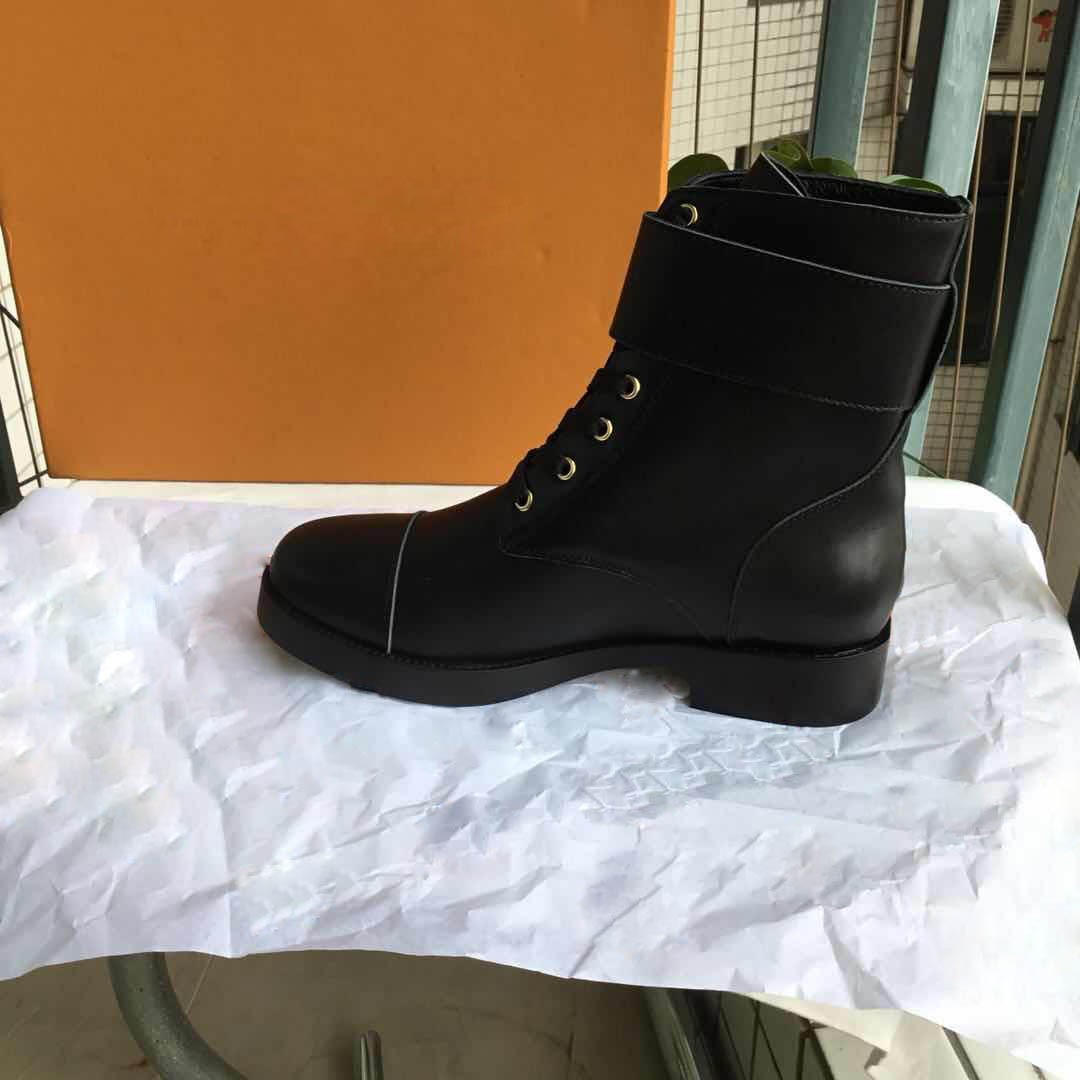 

Fashion Women All Color Leather Hiking Shoes desert Boot Wholesale Winter Snow Boot platform boot Outdoor Work Boots Leisure Ankle Boots42, Black