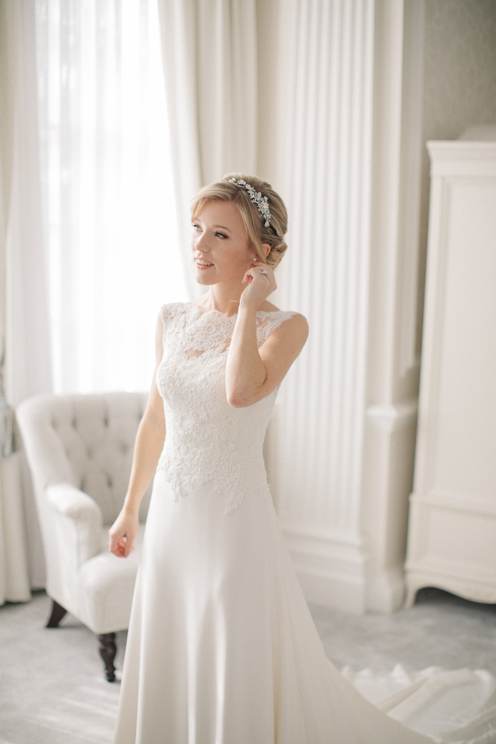 

Backless Sheath Wedding Dresses Scoop Tank Lace Wedding Gowns Elegant White Satin Country Bride Dresses vestido de novia playa