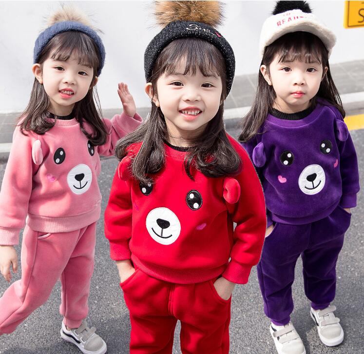 

Children's clothing girls plus velvet sweater suit 2018 autumn and winter new small children's bear warm sweater two-piece, White