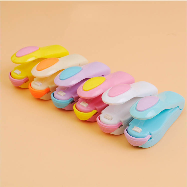 

Household Mini Capper Portable Candy Color Plastic Bag Sealing Machine Ceramic Heating Head Sealer For household