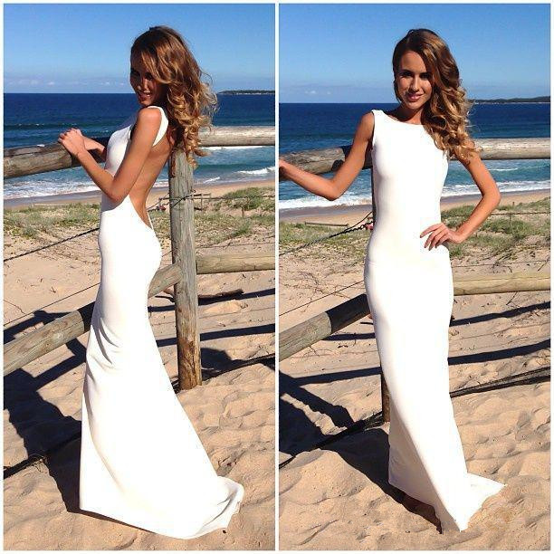 

Hot Simple Stain Beach holiday Wedding Dresses 2018 Jewel Neck Full Length Backless Seaside Country Garden Brdial Gown Cheap, White