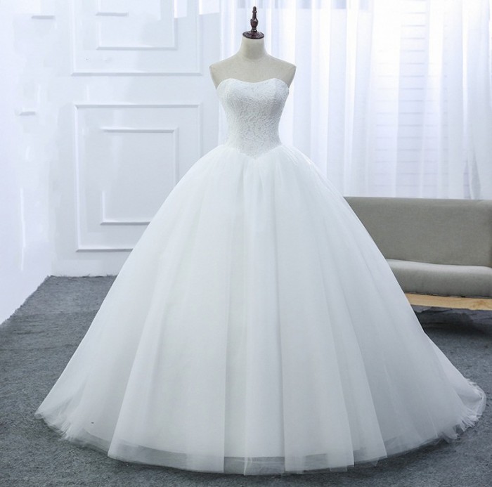 

2018 Simple Cheap Ball Gown Wedding Dresses Sweetheart Top Lace Wedding Gowns New Court Train Bridal Dress Robe De Mariage Vestido De Noiva, Red