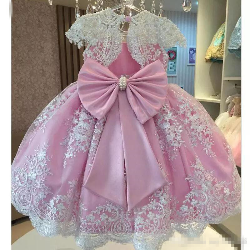 Classy rosky bébé anniversaire de la ceinture de perle de perle, manches courtes, robes de filles fleures, appliques en dentelle complètes, Robe