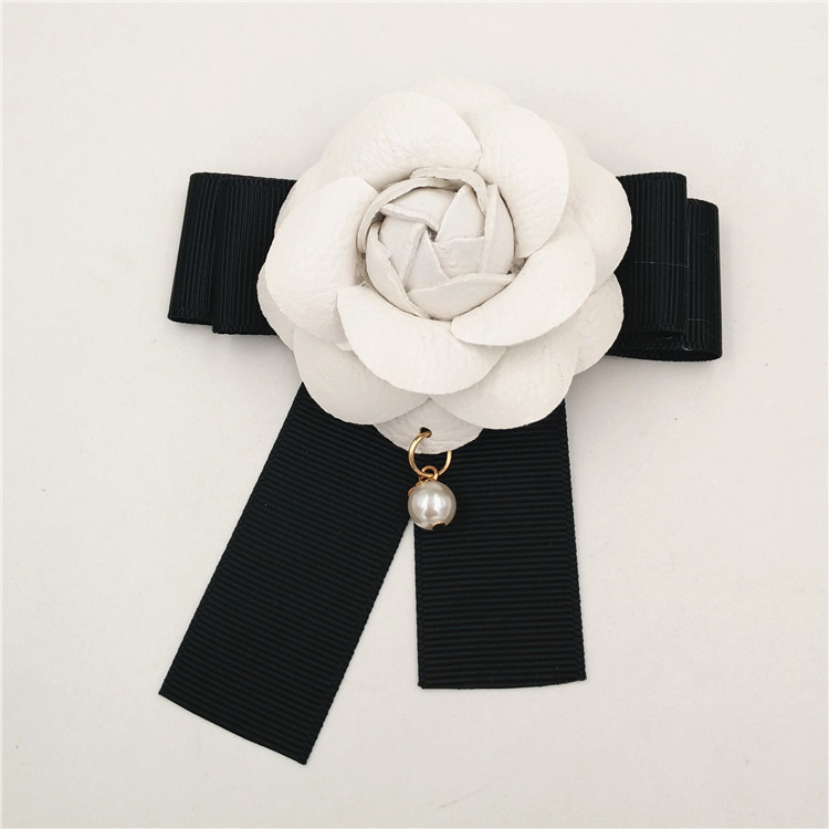 

White Camelia Flower Brooch Women Camellia Brooches Pins Pearl Pendant White Flower Brooch Pin For Wedding