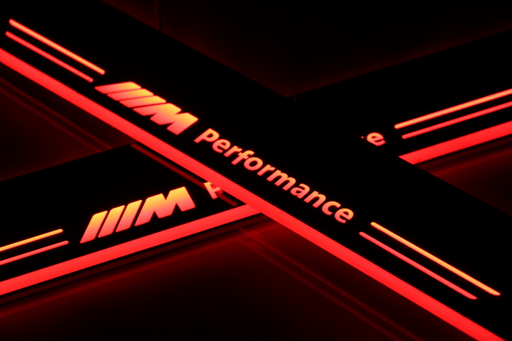 

Waterproof Acrylic Moving LED Welcome Pedal Car Scuff Plate Pedal Door Sill Pathway Light For BMW F10 F18 2010 - 2015