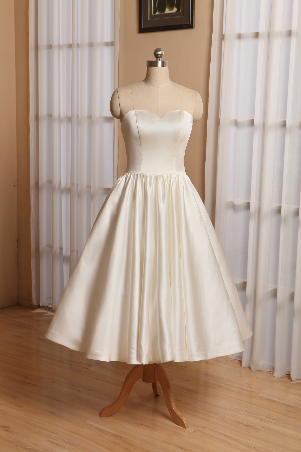 

Short Wedding Dress 50s Wedding dress Tea Length Bridal Gown Strapless Sweetheart Neckline Custom Size Vintage Inspired Wedding Gown RLL009, White