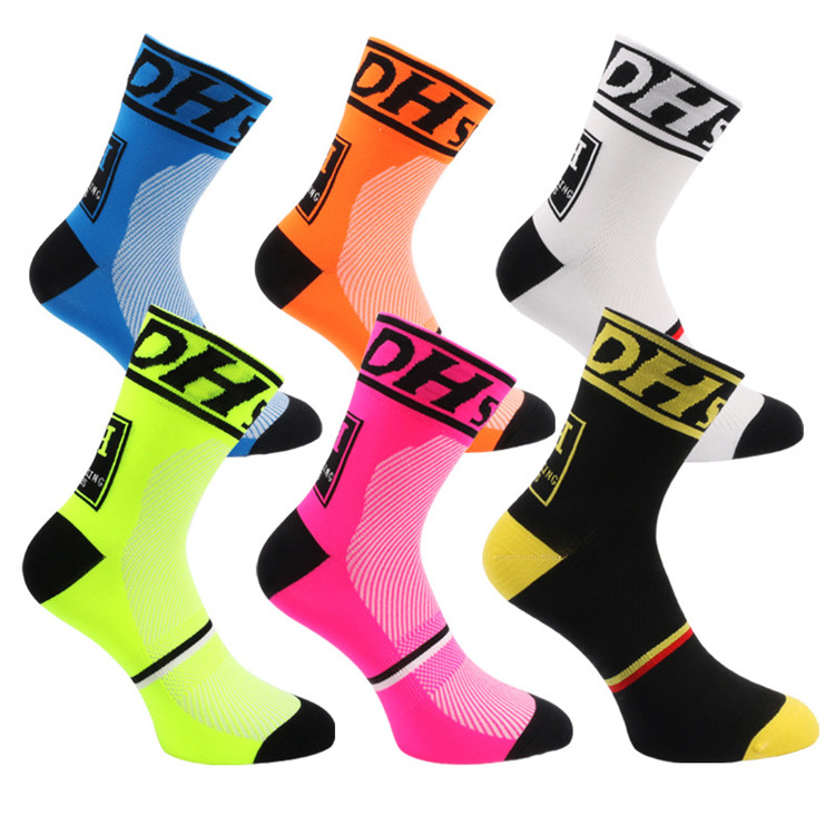 

Good Quality Professional Middle Socks Mountain Bike Cycling Outdoor Sport Socks Protect Feet Breathable Wicking Men Bicycle Socks 6 Colors, Orange