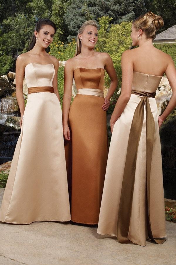 Livraison gratuite élégant Designer 2018 élégant A-ligne bretelles Satin Champagne demoiselle d'honneur robes