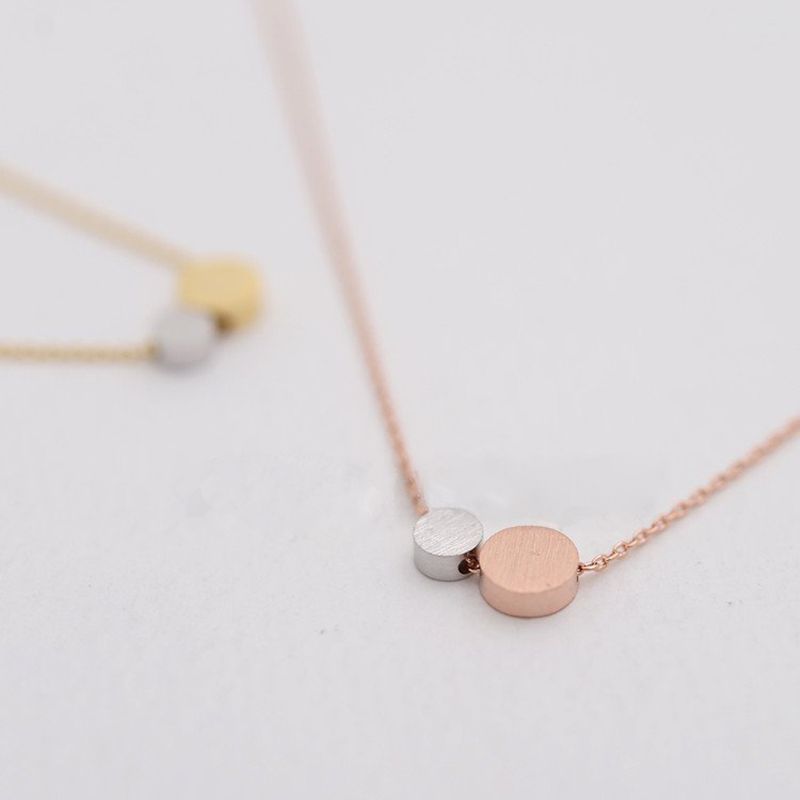 

Fashion circle pendant necklaces Big circle and small circle mixed color combination laces Praise others gesture pendant necklaces for women