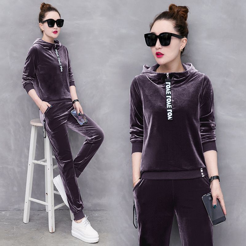 

Gold Velvet Sportwear Tracksuits For Women Winter Warm Velour Track Suit Ladies Leisure two-piece Sweatsuits For Female, White