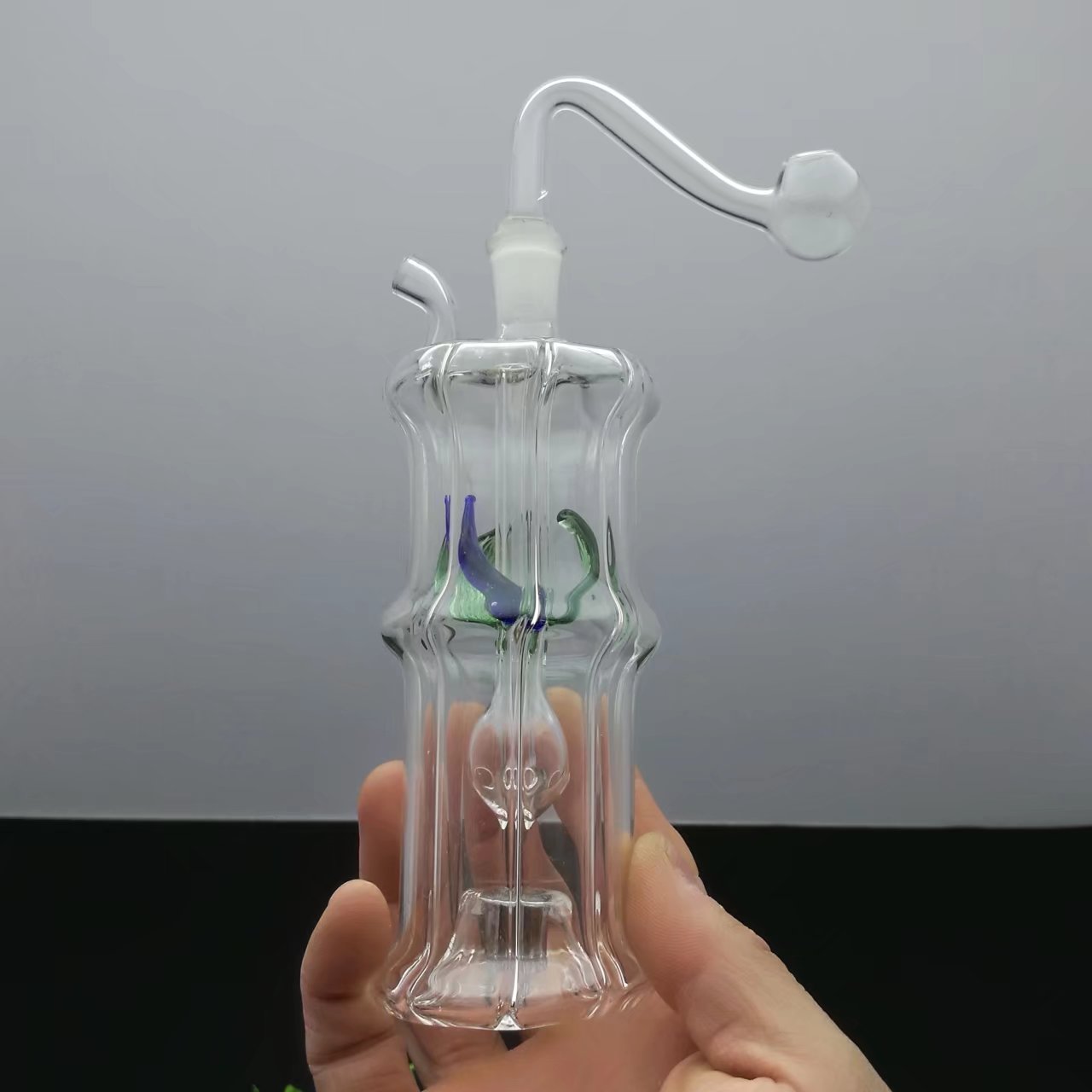 

8 diamond glass water bottle Pipes Smoking Glass Bongs Glass Bubblers For Smoking Pipe Mix Colors