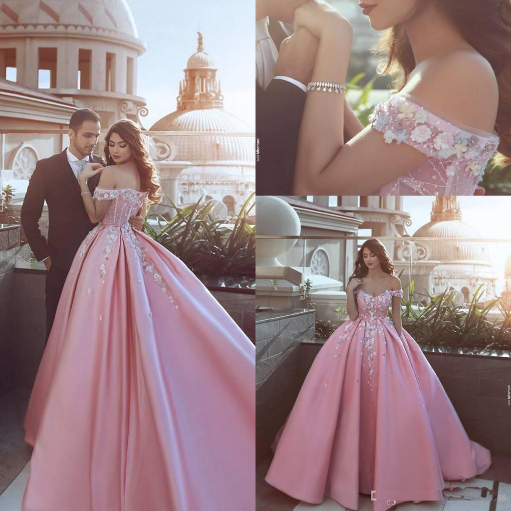 

2018 Elegant Hot Pink Ball Gowns Quinceanera Dresses Off The Shoulder Satin With Handmade Flower Beads Prom Gowns for Sweet 16, Gold